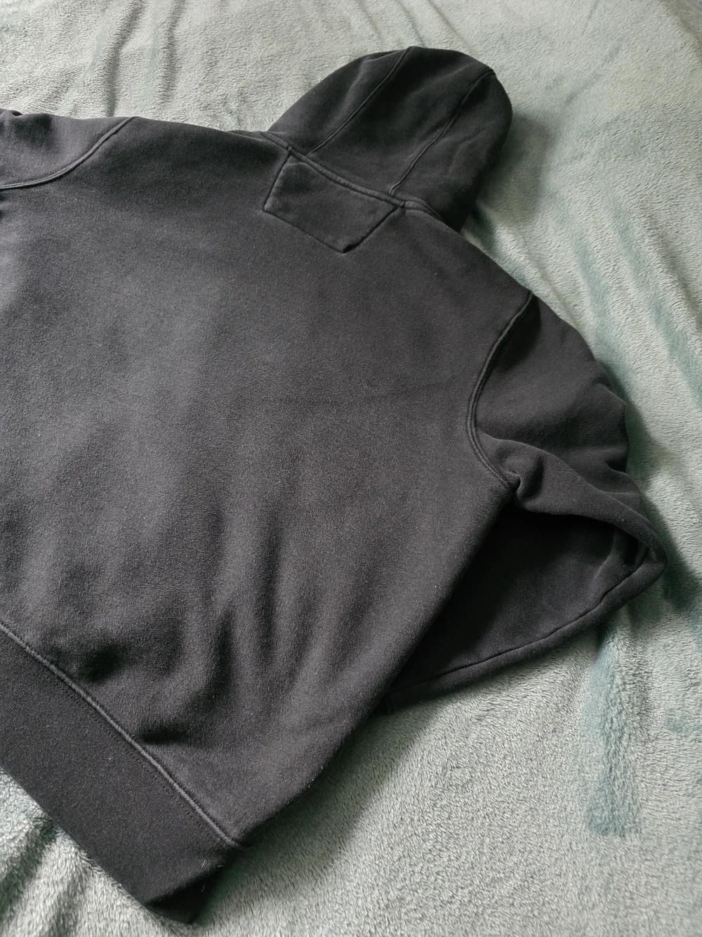 Caterpillar hoodie bold